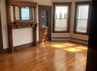 59 Vernon St APT 1, Worcester, MA 01610