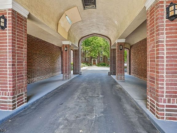 4th image of 133 Summit Ave BLDG 4 #39
