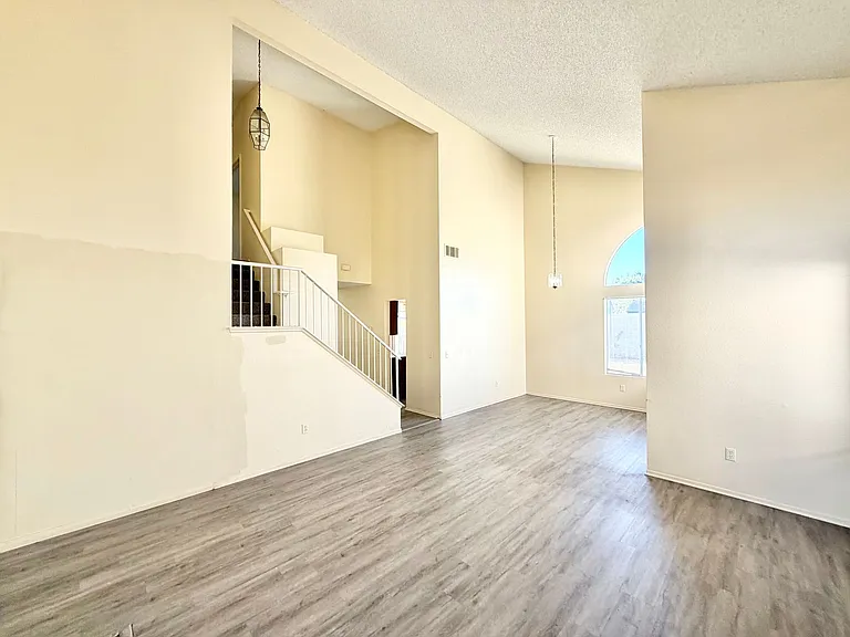 541 Ocean Ave — Photo 5