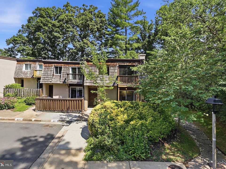 1st image of 1651 Valencia Way