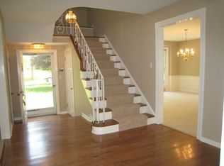 2712 Rocklyn Rd, Shaker Heights, OH 44122