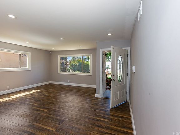 4th image of 24359 Hartland St