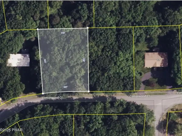 16/9 Cottonwood Ct, Milford, PA 18337