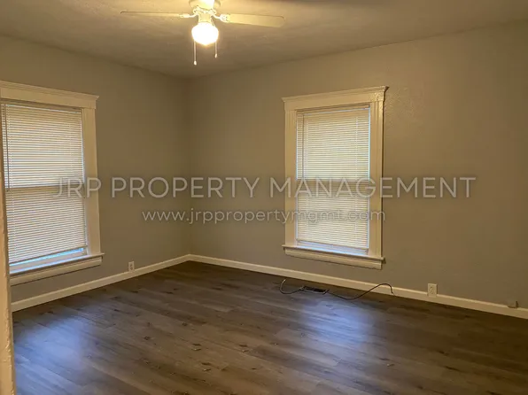 1106 W Michigan Ave, Jackson, MI 49202