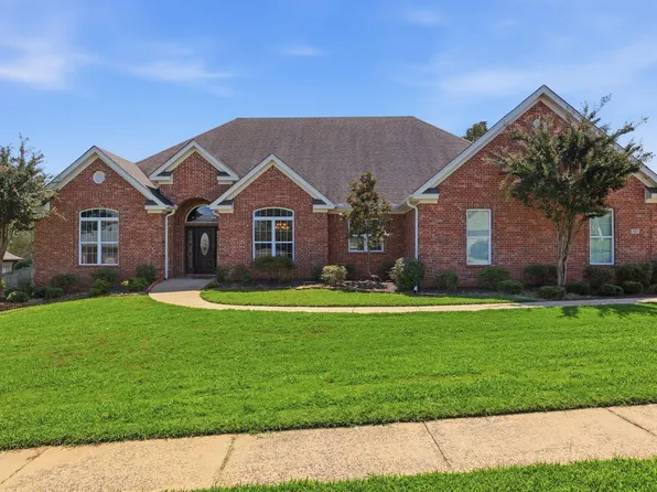 301 Cedar Dr, Bryant, AR 72022
