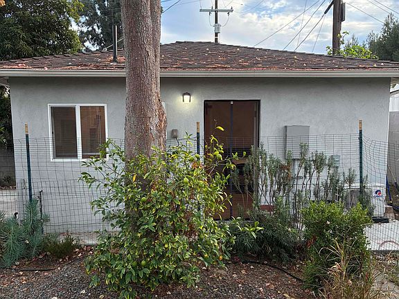 3rd image of 6207 Goodland Ave