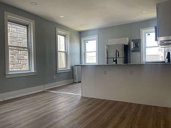 4th image of 5247 Cedar Ave Floor 2