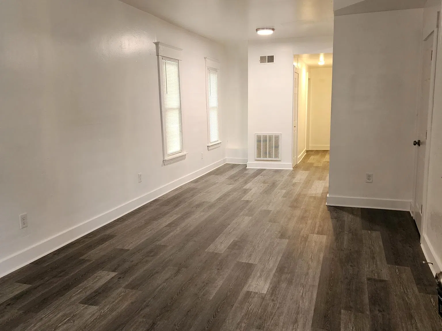 2 bed, 792 sqft, $1,310 — Photo 3