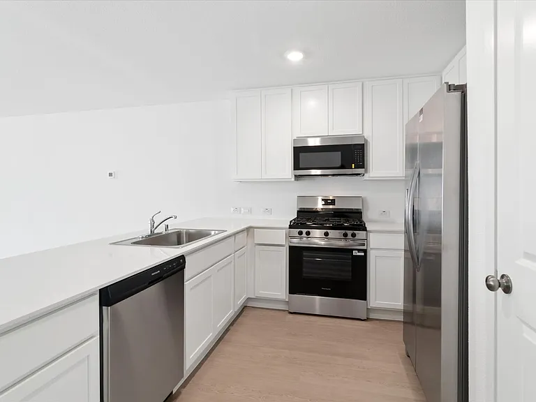 3105 Campeiro Ave — Photo 7