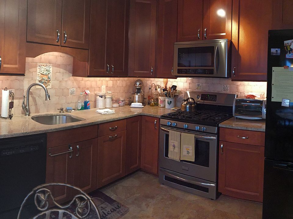 2nd image of 1699 Lacebark Ct