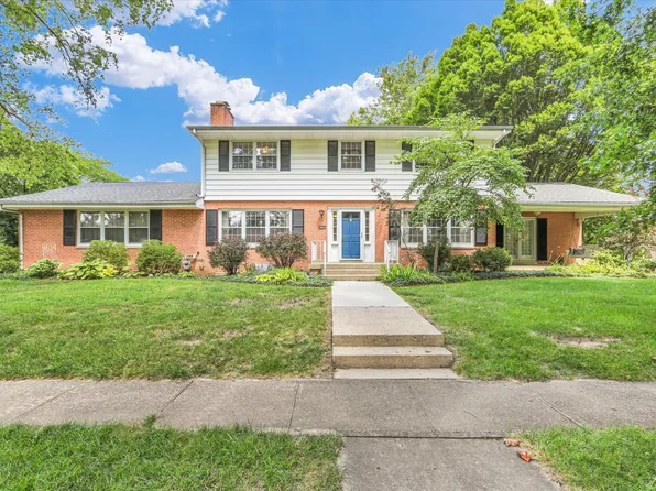 1202 Foothill Dr, Champaign, IL 61821