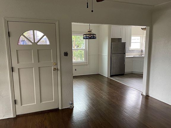 5th image of 319 Laurel Dr