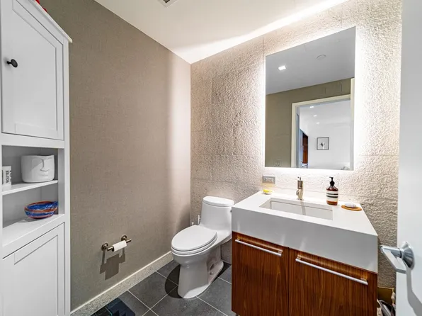 75 Park Lane South image 9 of 10