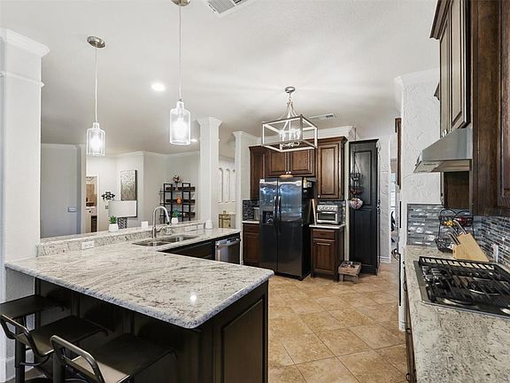 5th image of 11503 Balcones Dr