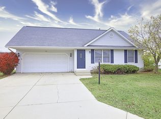 982 Spring Crossing Dr, Middlebury, IN 46540