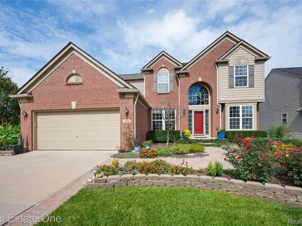 4093 Sonata Dr, Howell, MI 48843