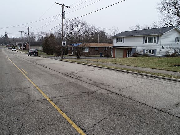 2nd image of 1915 E Highland Ave