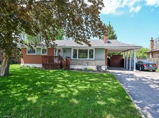 15 Tranquility St, Brantford, ON N3R 3H6