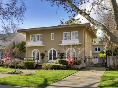 1060 42nd St, Sacramento, CA, 95819
