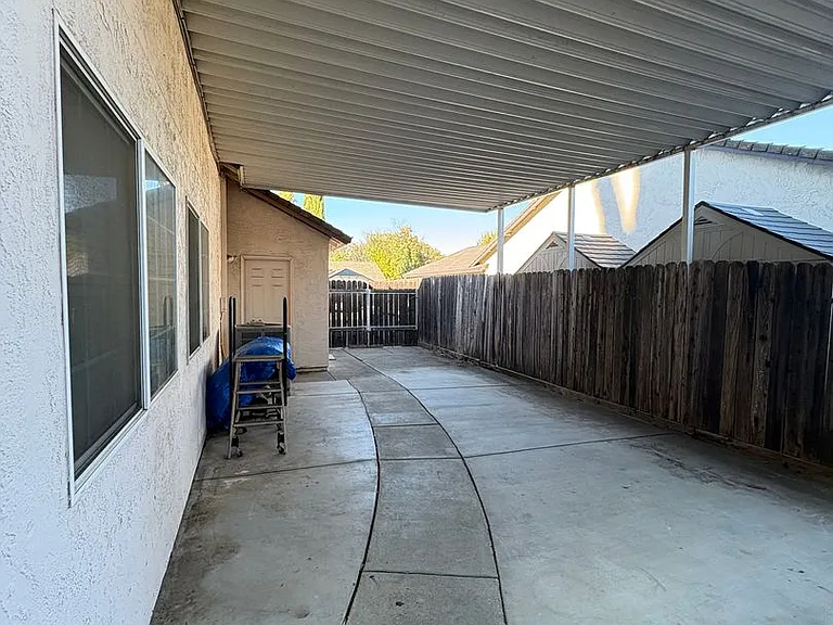 628 Saratoga Ct — Photo 22