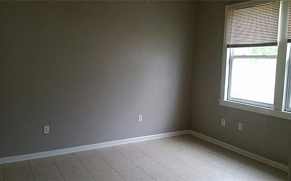 4th image of 5105 Baccich St