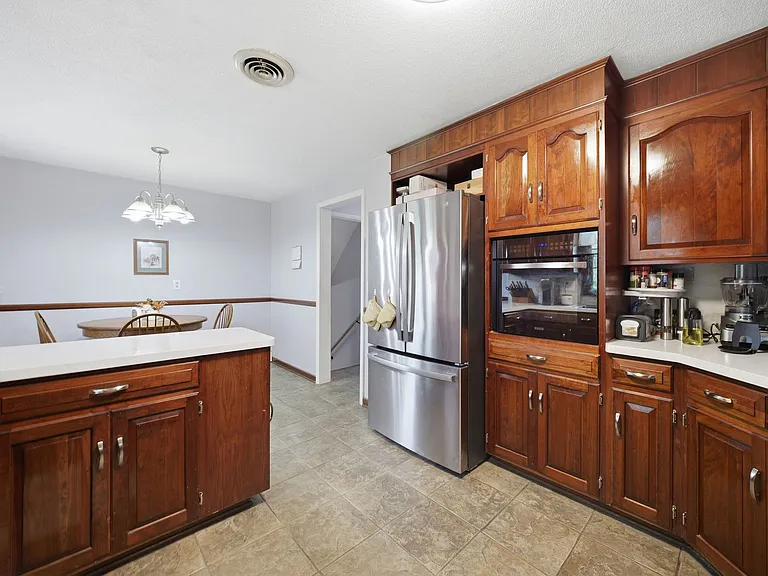 173 Colonial Dr #A — Photo 8
