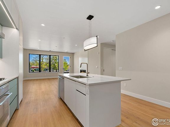 3rd image of 205 E 6th St #203