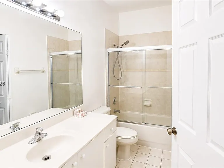 7931 Tuscany Ct #7931 — Photo 5