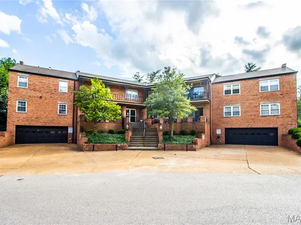 8166 Whitburn Dr, Saint Louis, MO 63105