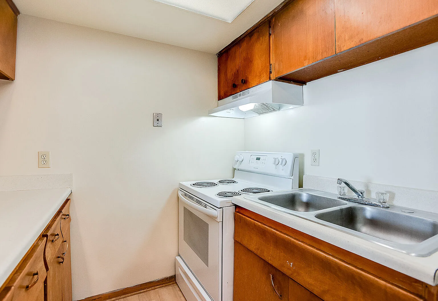 424 West 24th Street — Photo 2