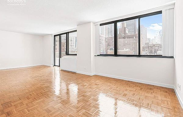 1st image of 224 E 52nd St APT 15