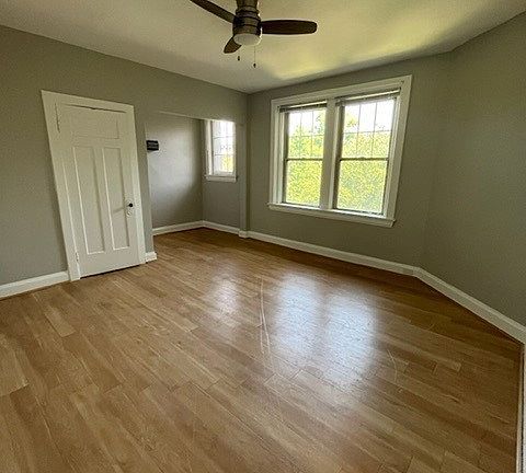 5th image of 2560 Woodburn Ave APT 9