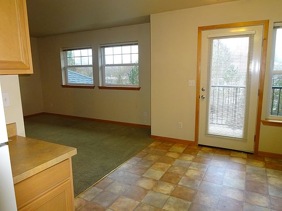 5th image of 719 11th Ave SE APT 10