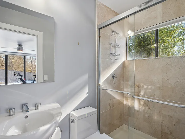 24 Wyandanch Ln — Photo 18