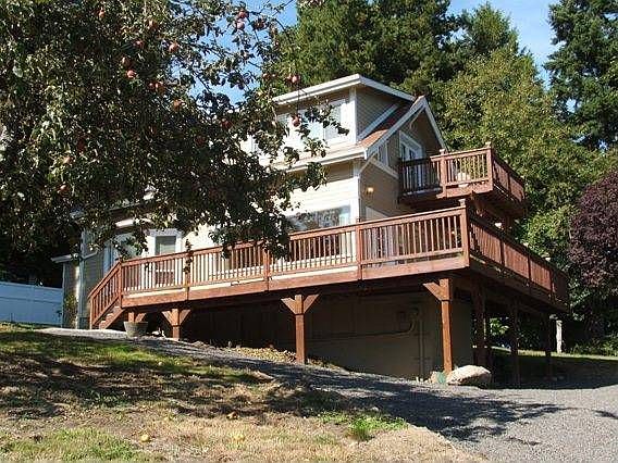 Home sits high on 3 lots
