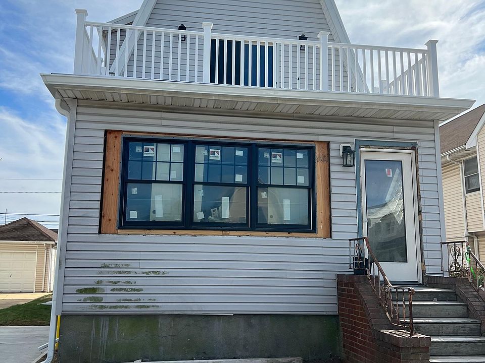 1st image of 458 E Olive St