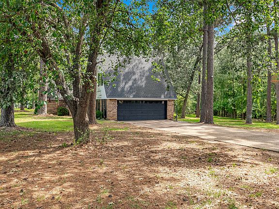 3rd image of 1708 Spencer Cir