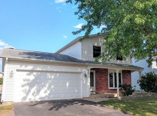 957 Mocassin Ct, Carol Stream, IL 60188