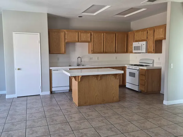 15250 Sapphire Pl, Victorville, CA 92394