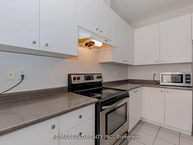 39 Chesterwood Cres — Photo 17