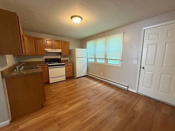 4th image of 25 6th St #B
