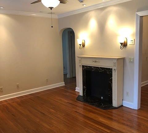4th image of 1006 Village Dr W