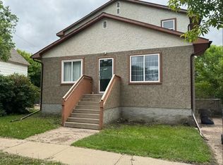 1172 107th St, North Battleford, SK S9A1Z3
