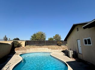 8641 Tangelo Ct, Fontana, CA 92335