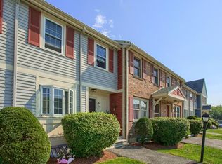 17 Fernwood Dr APT C, Leominster, MA 01453