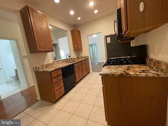 4th image of 6538 Grange Ln Unit 204