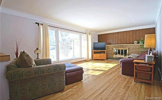 5th image of 23157 Cass Ave