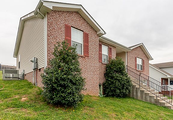 3rd image of 3137 Brook Hill Dr