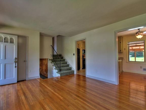 2nd image of 507 Wentworth Ave NE