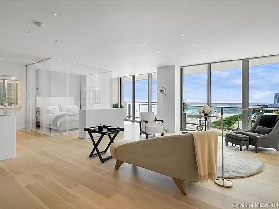 4th image of 1455 Ocean Dr Penthouse 1/02
